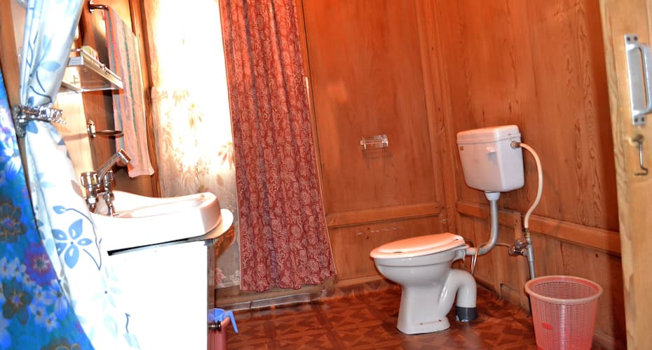 King of Kashmir Houseboat, Srinagar 4